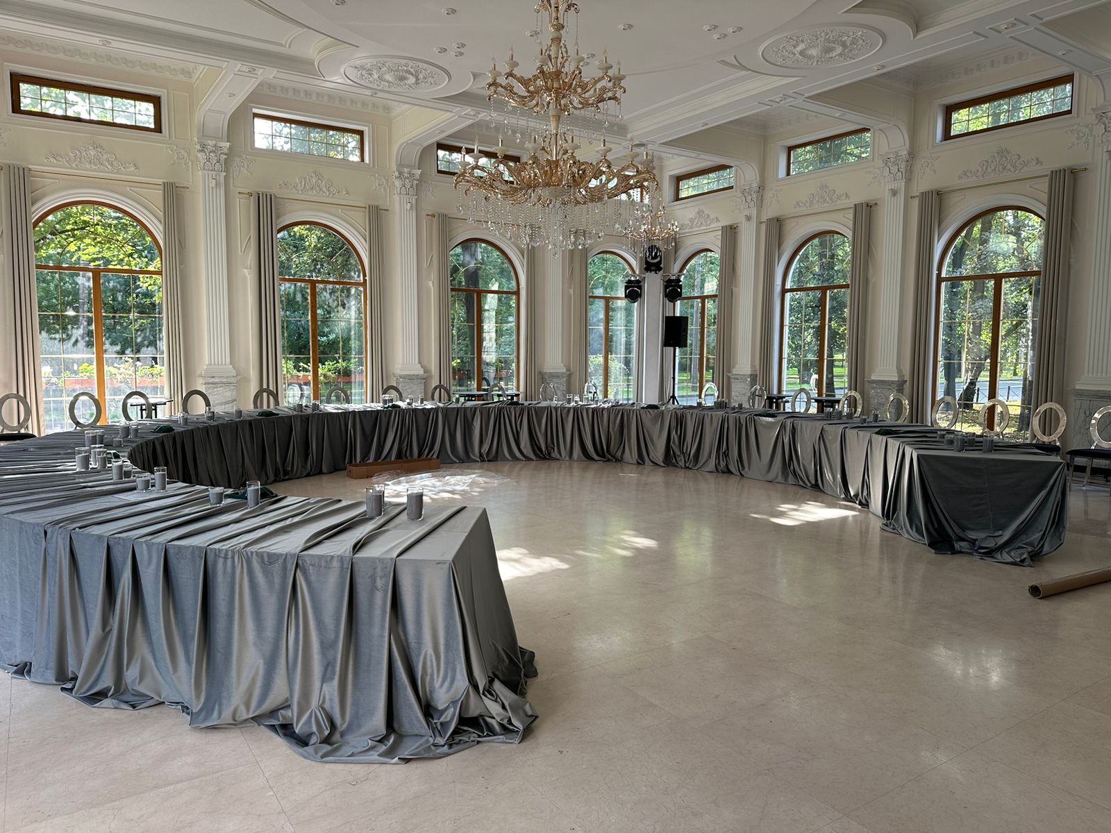 Стол змейка